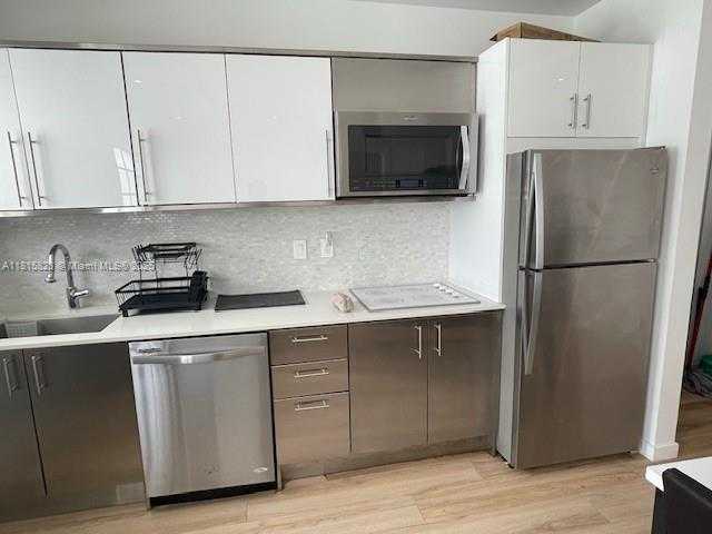 Small Image of 700 16TH ST #204, Miami Beach Number 8