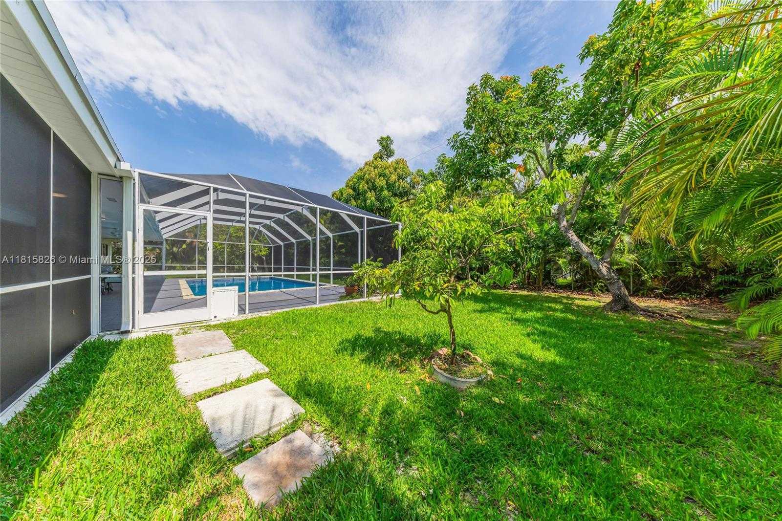 Small Image of 8825 SOUTH WEST 151ST ST, Palmetto Bay Number 5