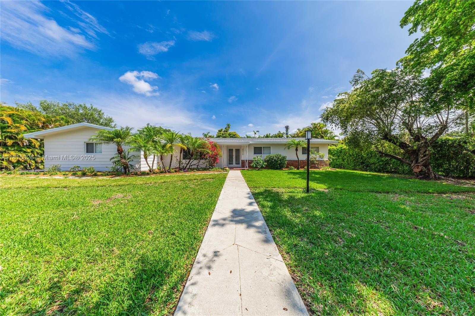 Small Image of 8825 SOUTH WEST 151ST ST, Palmetto Bay Number 7