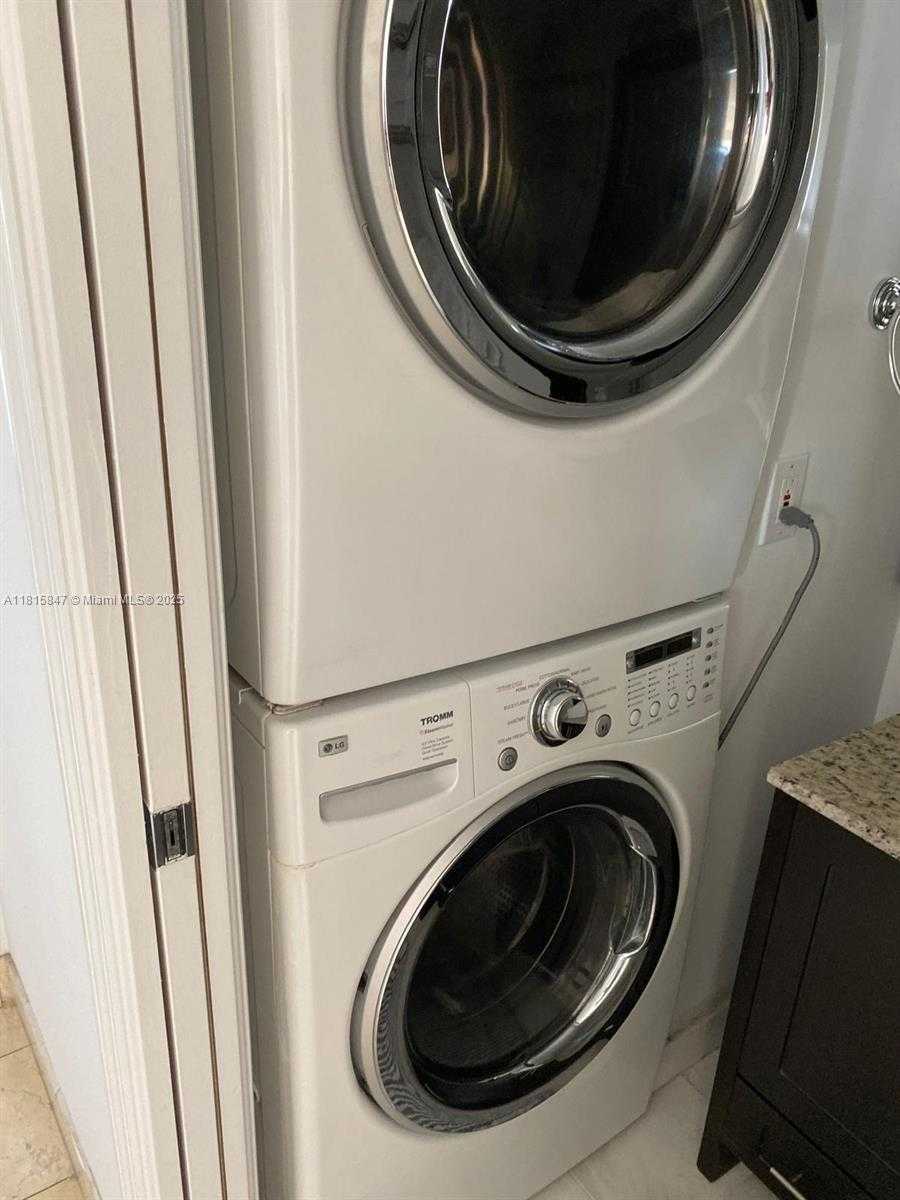 Small Image of 3500 MYSTIC POINTE DR #3103, Aventura Number 18