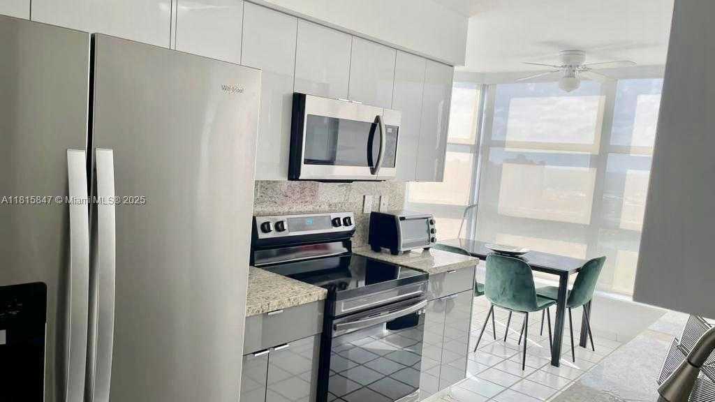 Small Image of 3500 MYSTIC POINTE DR #3103, Aventura Number 23