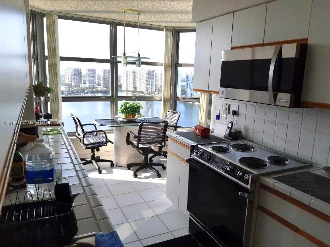 Small Image of 3500 MYSTIC POINTE DR #3103, Aventura Number 6