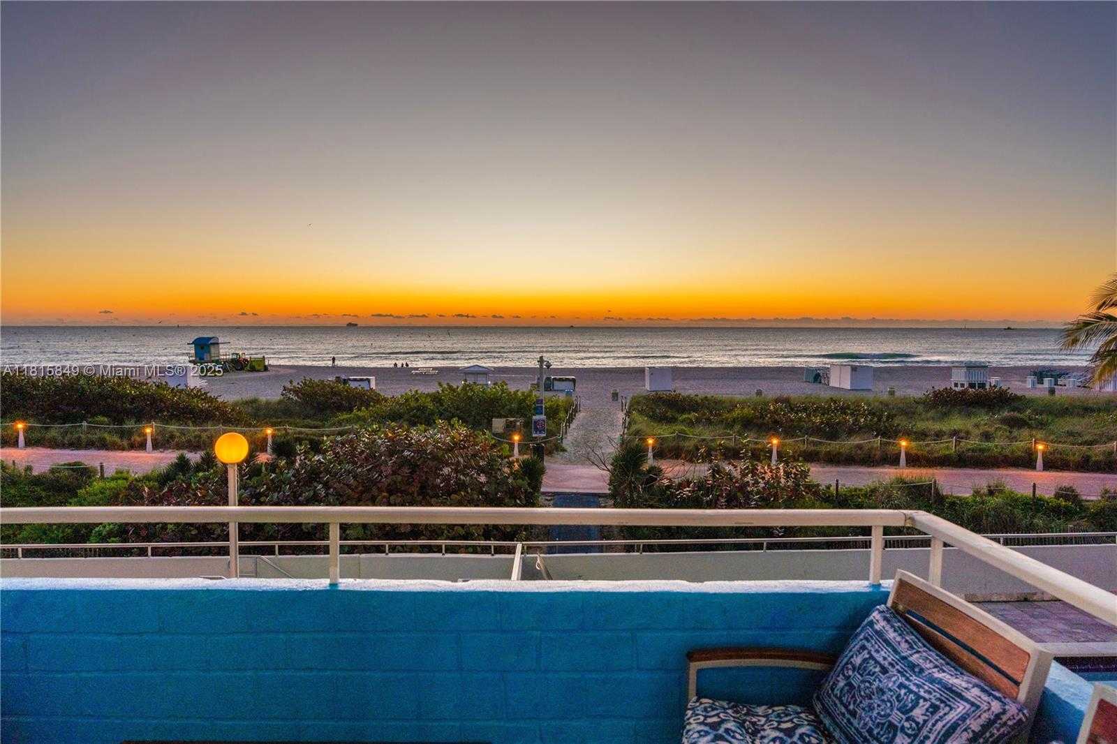 Small Image of 465 OCEAN DR #315, Miami Beach Number 3