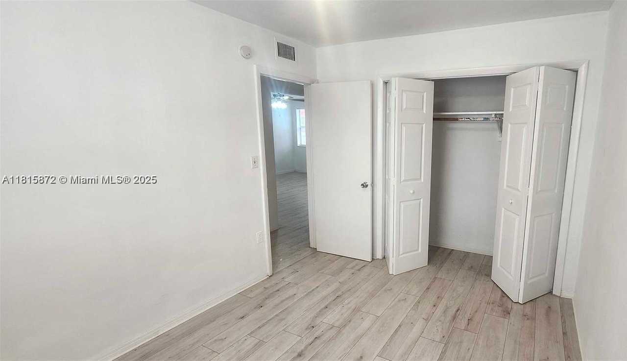 Small Image of 111 NORTH WEST 152ND ST #15, Miami Number 10