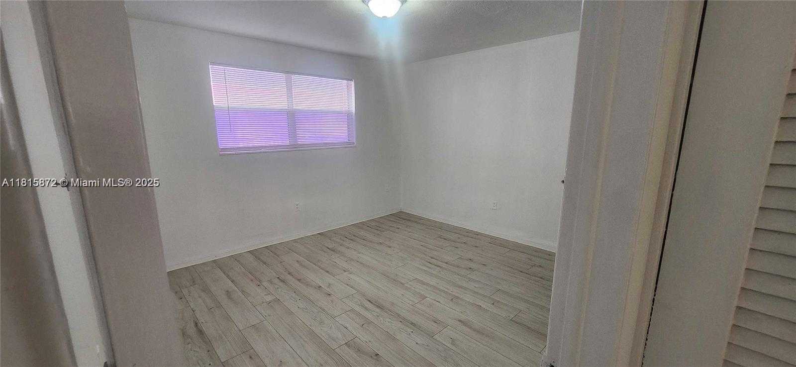 Small Image of 111 NORTH WEST 152ND ST #15, Miami Number 11