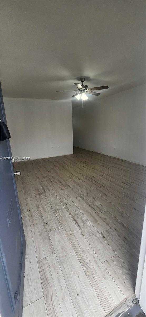 Small Image of 111 NORTH WEST 152ND ST #15, Miami Number 13