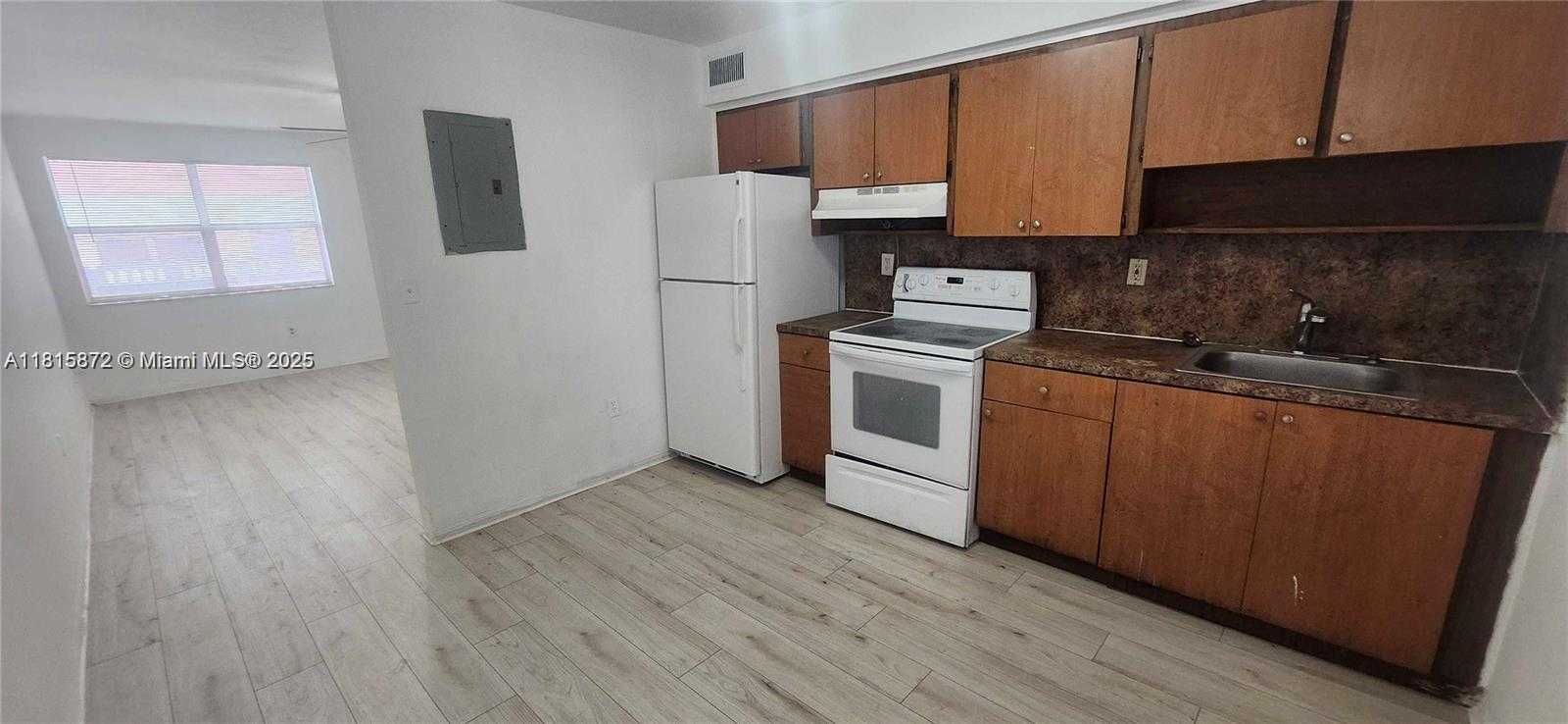 Small Image of 111 NORTH WEST 152ND ST #15, Miami Number 2