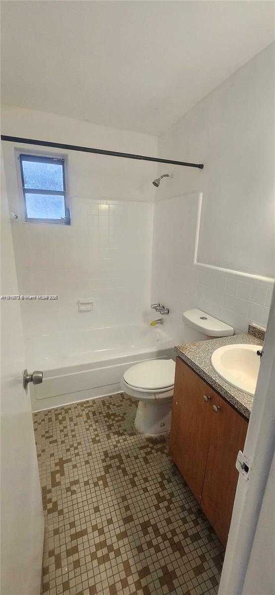 Small Image of 111 NORTH WEST 152ND ST #15, Miami Number 5