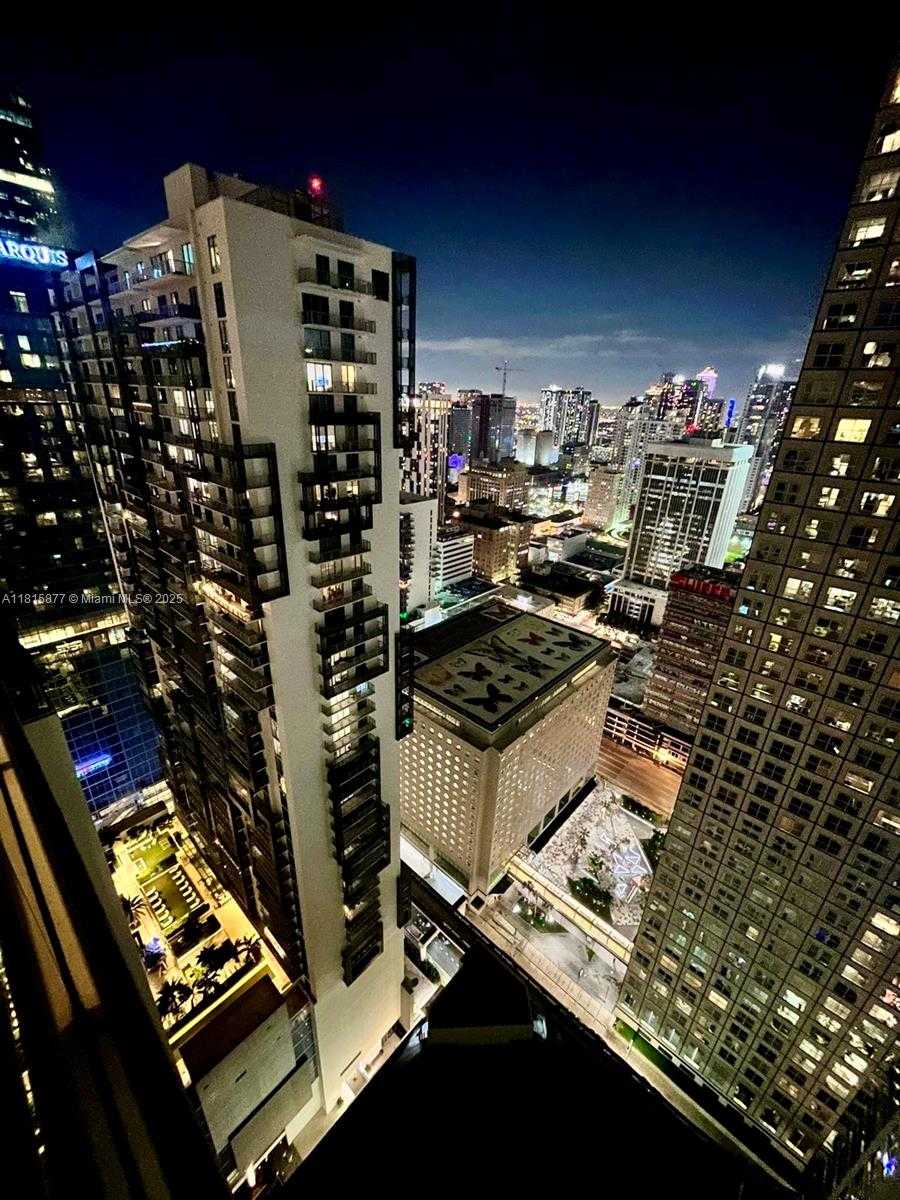 Small Image of 300 SOUTH BISCAYNE BLVD #PH-4003, Miami Number 10
