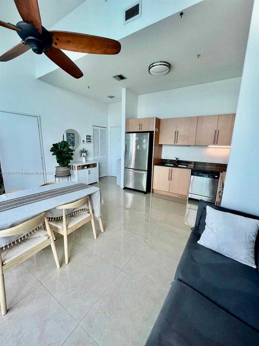 Small Image of 300 SOUTH BISCAYNE BLVD #PH-4003, Miami Number 3