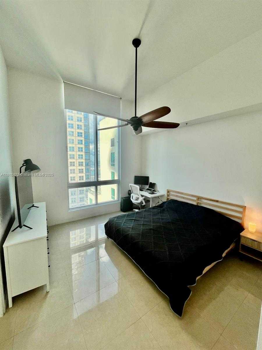 Small Image of 300 SOUTH BISCAYNE BLVD #PH-4003, Miami Number 4