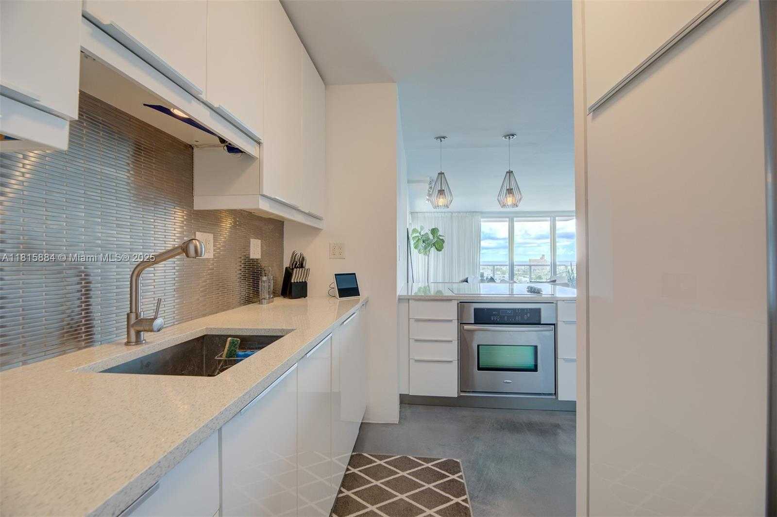 Small Image of 1000 WEST AVE #1510, Miami Beach Number 11