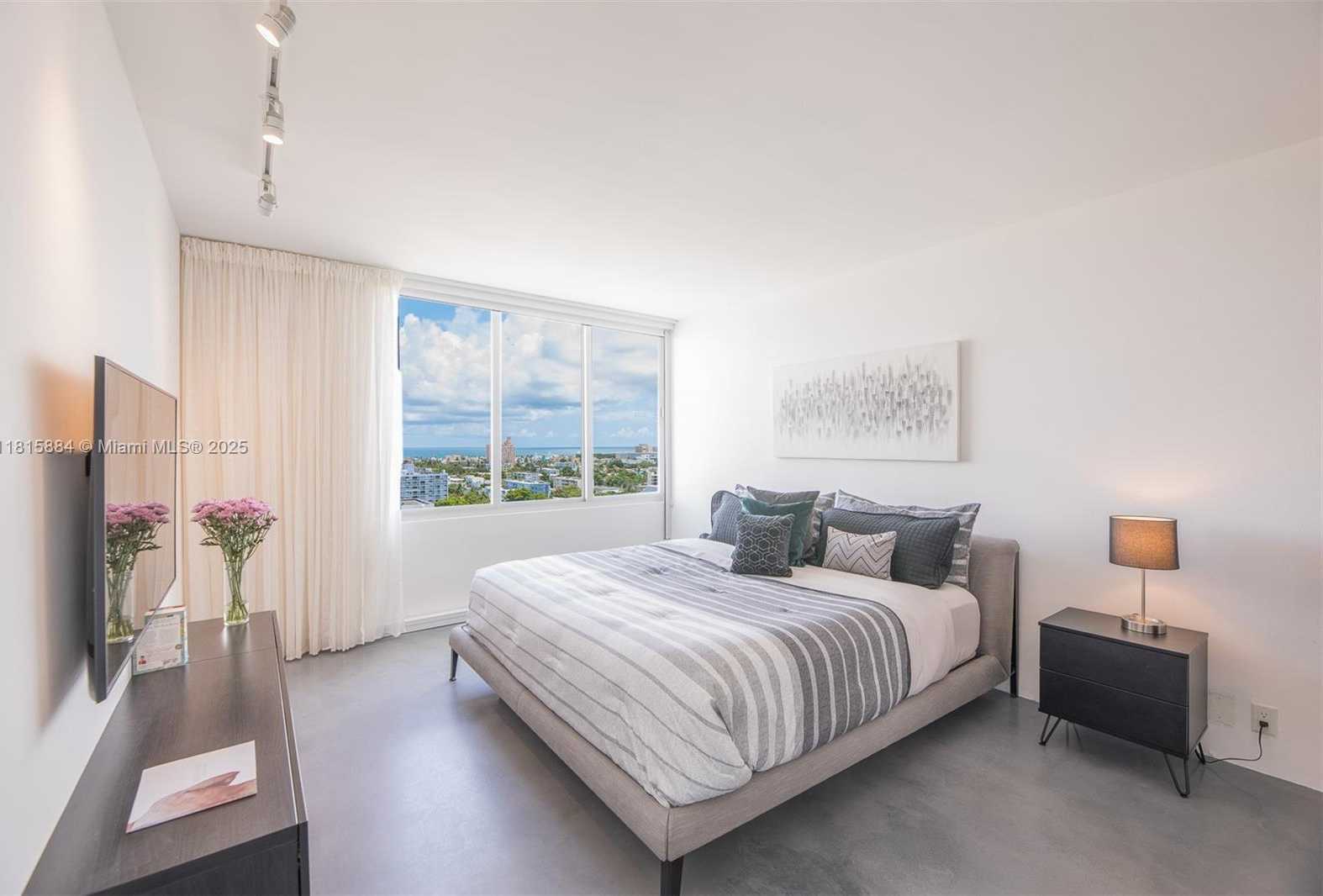 Small Image of 1000 WEST AVE #1510, Miami Beach Number 14