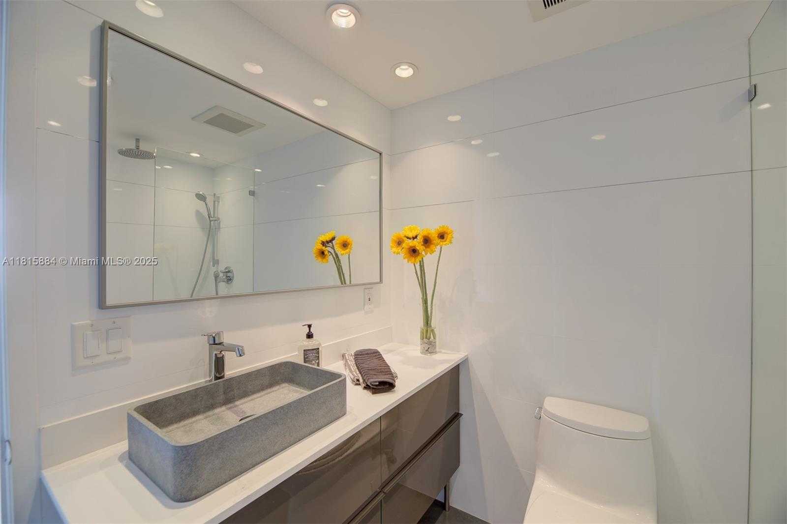 Small Image of 1000 WEST AVE #1510, Miami Beach Number 18