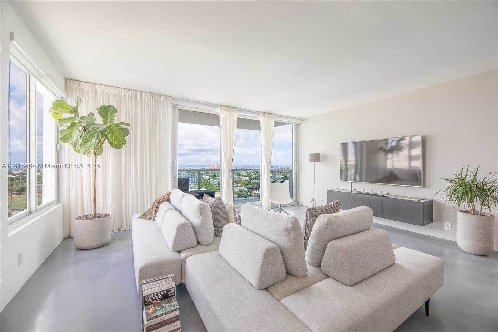 Small Image of 1000 WEST AVE #1510, Miami Beach Number 3
