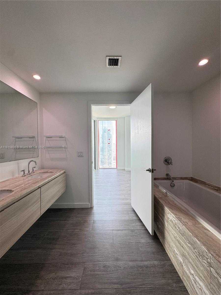 Small Image of 2900 NORTH EAST 7TH AVE #2808, Miami Number 26