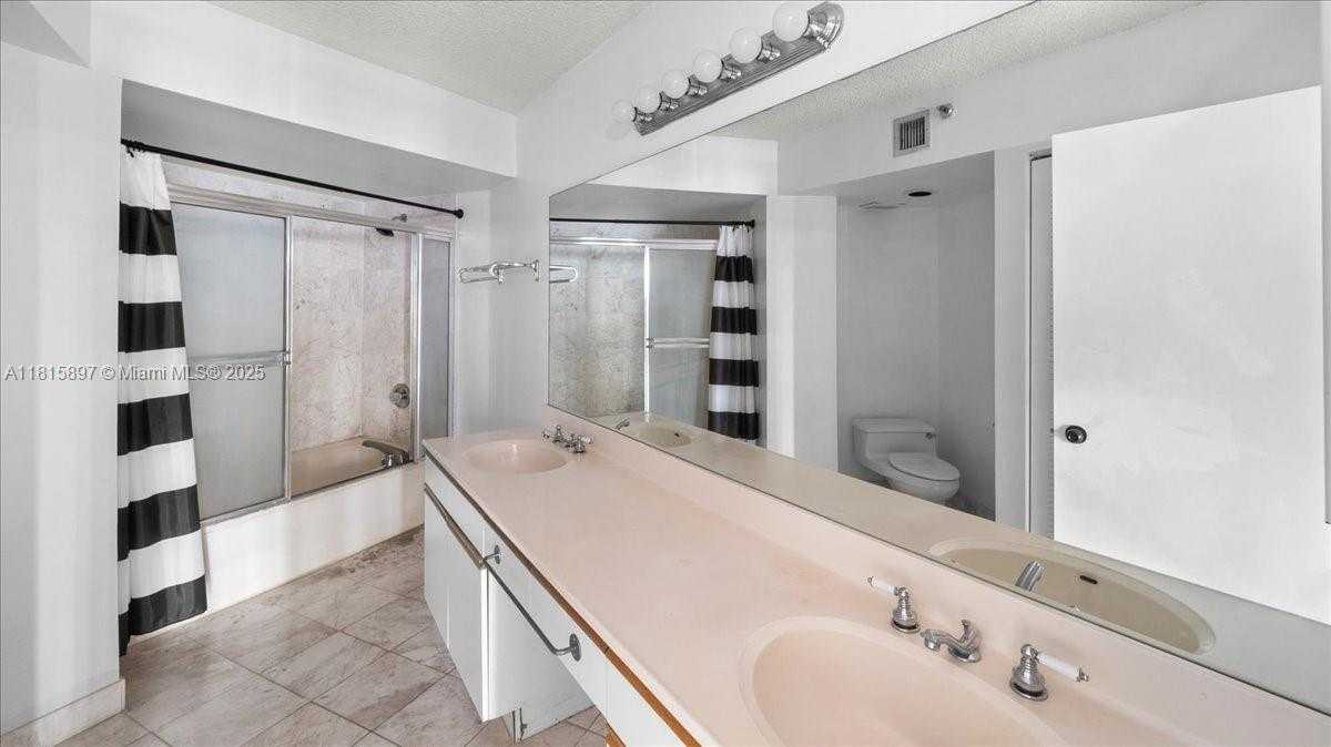 Small Image of 19195 NORTH EAST 36TH CT #2004, Aventura Number 25
