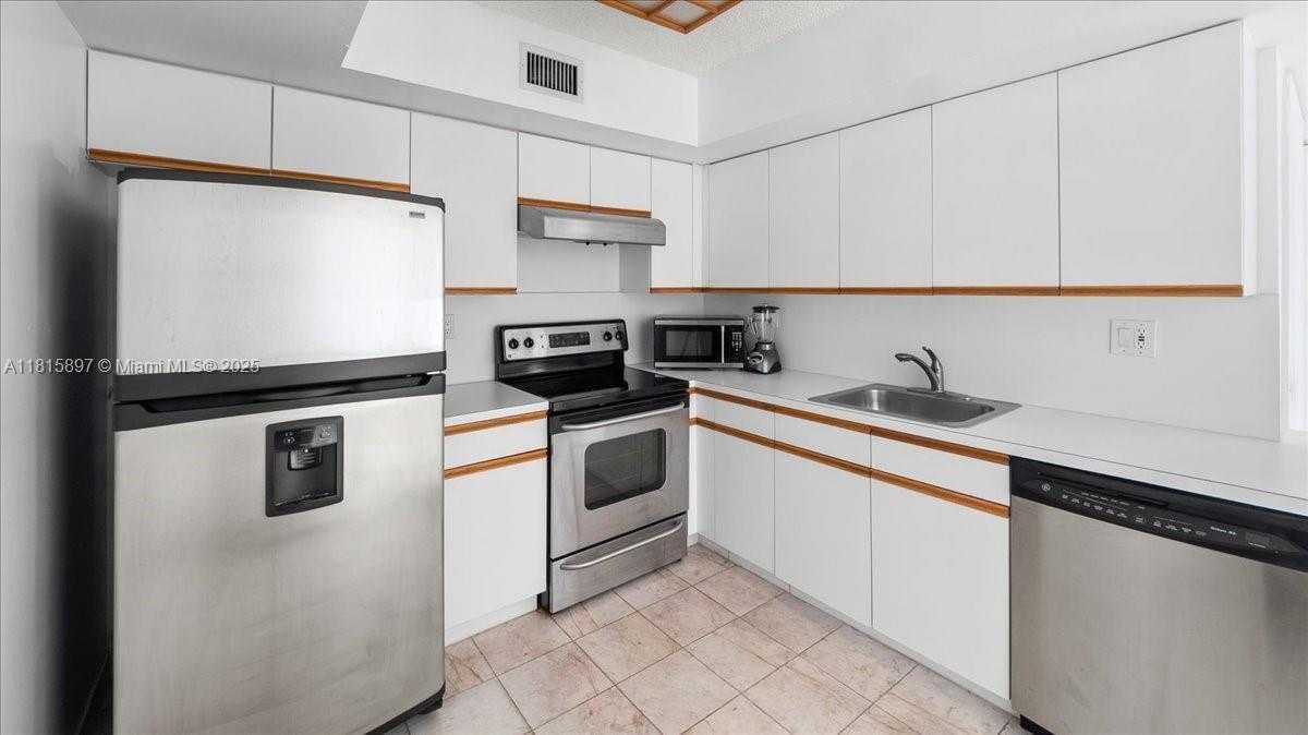 Small Image of 19195 NORTH EAST 36TH CT #2004, Aventura Number 38
