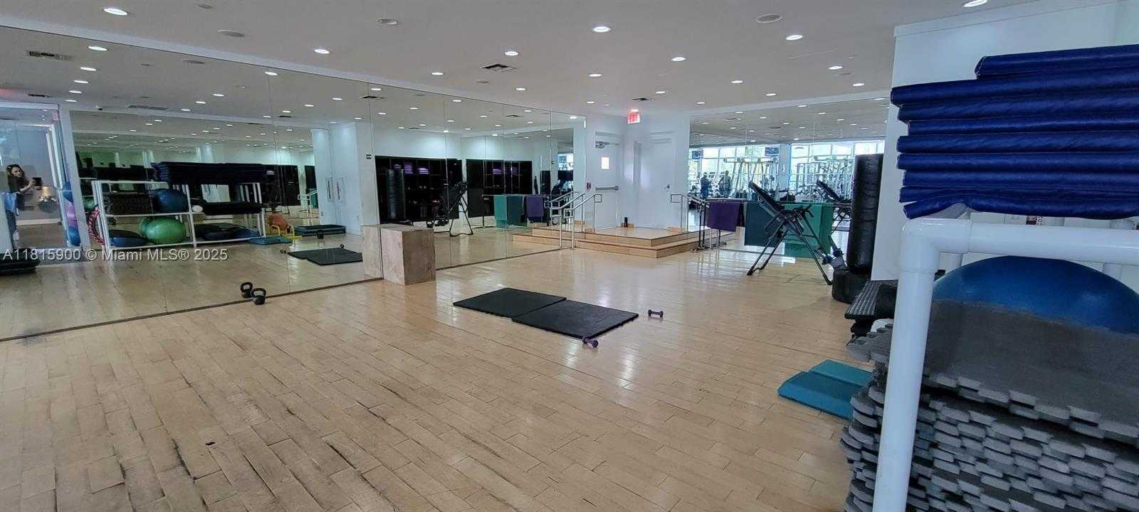 Small Image of 1000 WEST AVE #322, Miami Beach Number 20