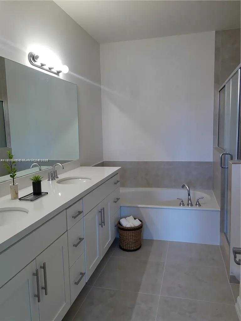 Small Image of 10456 NORTH WEST 61ST LN, Doral Number 5