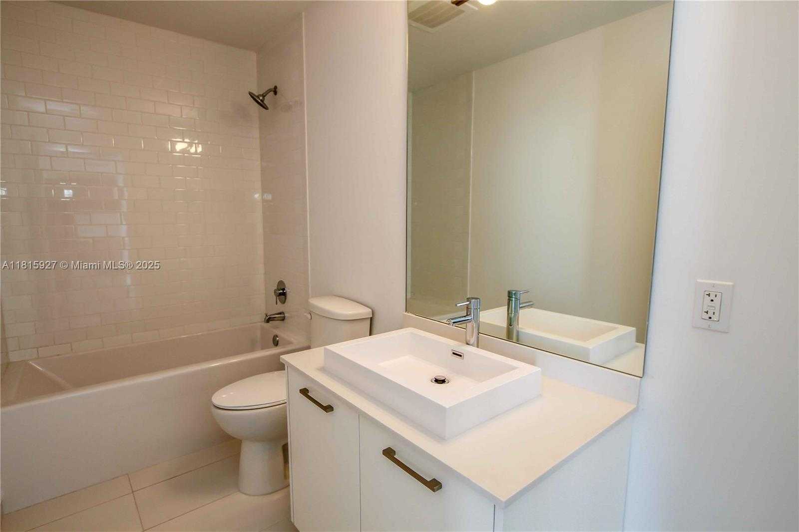 Small Image of 151 SOUTH EAST 1ST ST #2408, Miami Number 8
