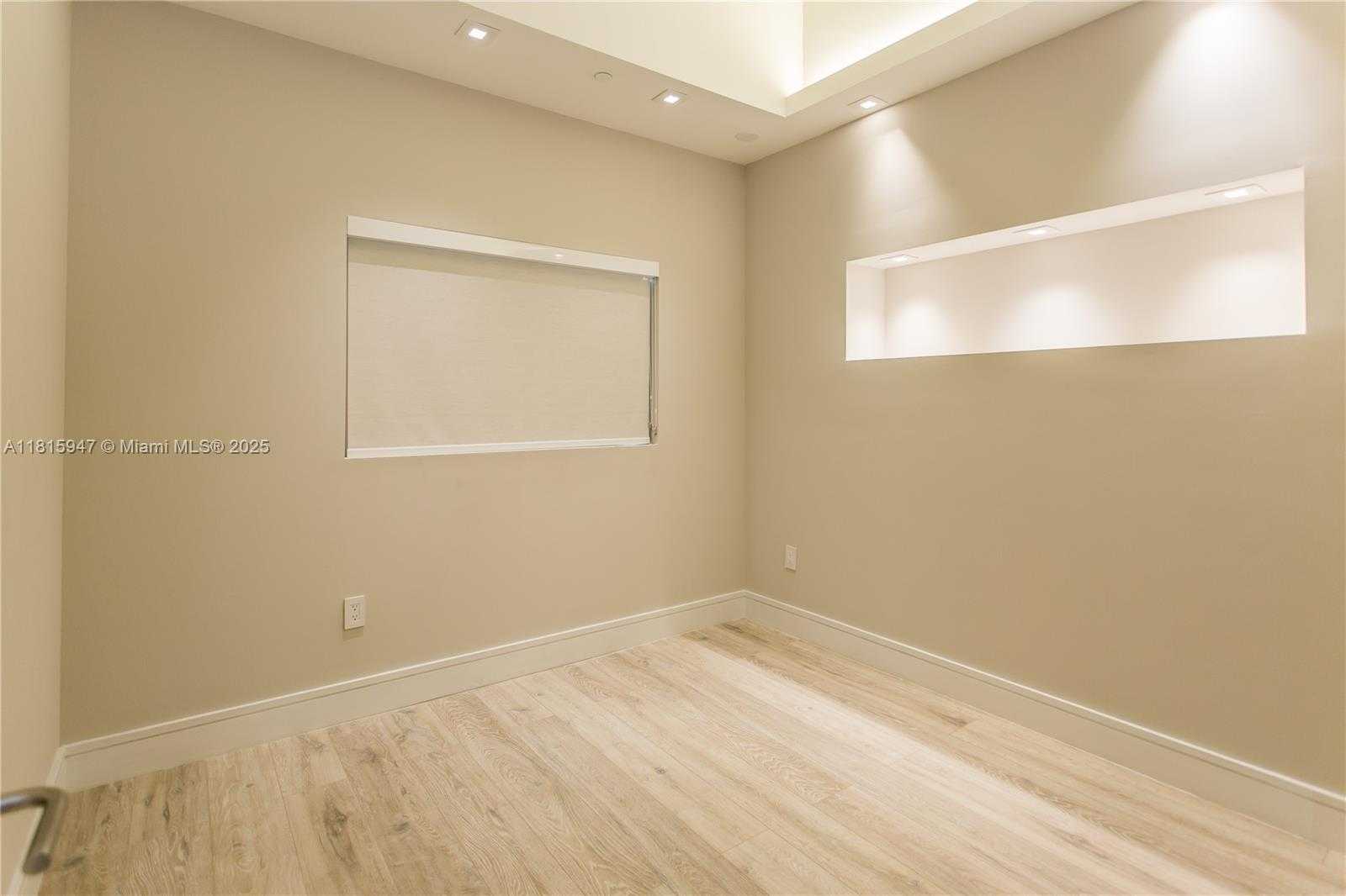 Small Image of 460 NORTH EAST 28TH ST #4203, Miami Number 23