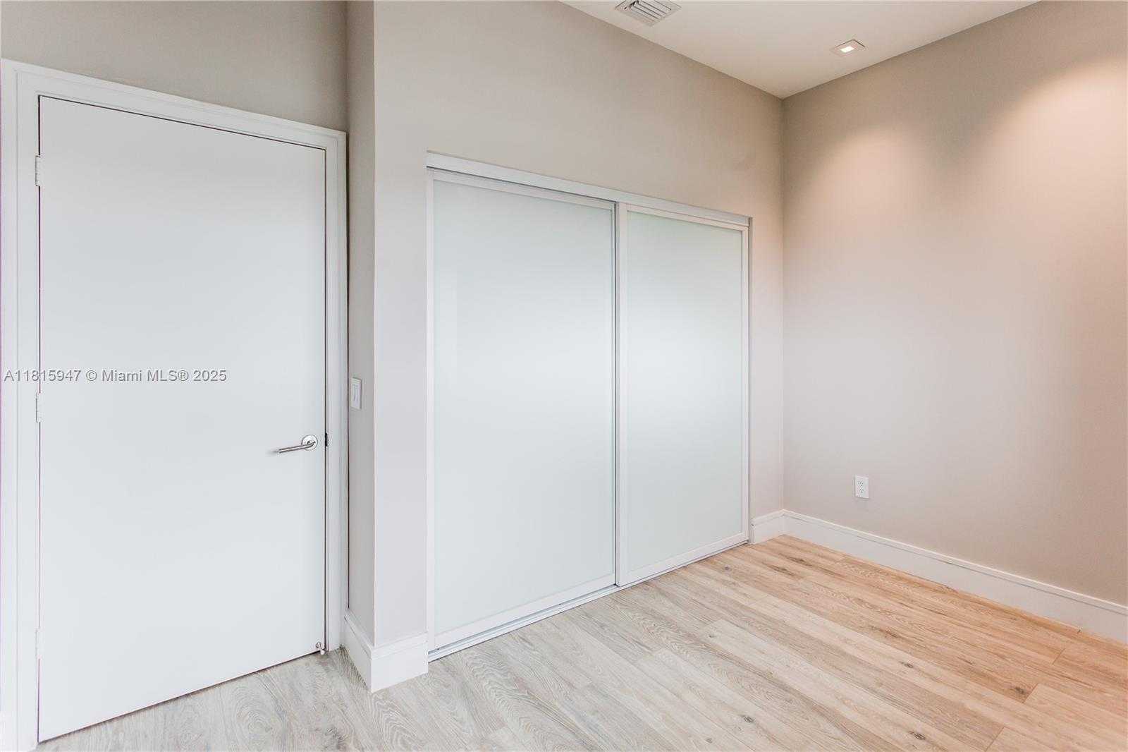 Small Image of 460 NORTH EAST 28TH ST #4203, Miami Number 27