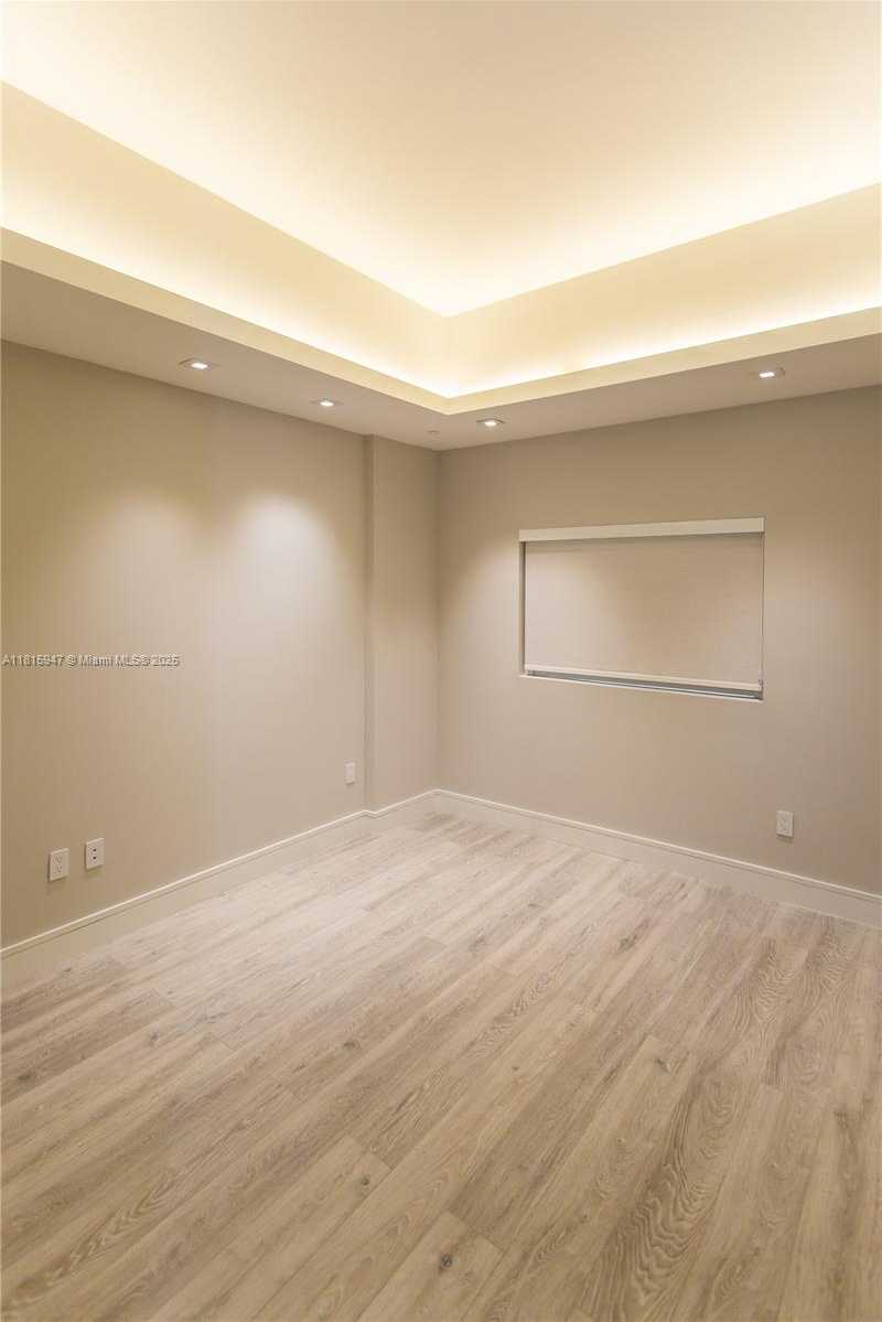 Small Image of 460 NORTH EAST 28TH ST #4203, Miami Number 28
