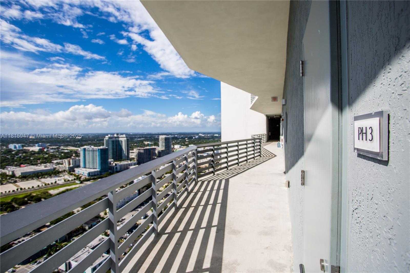 Small Image of 460 NORTH EAST 28TH ST #4203, Miami Number 34