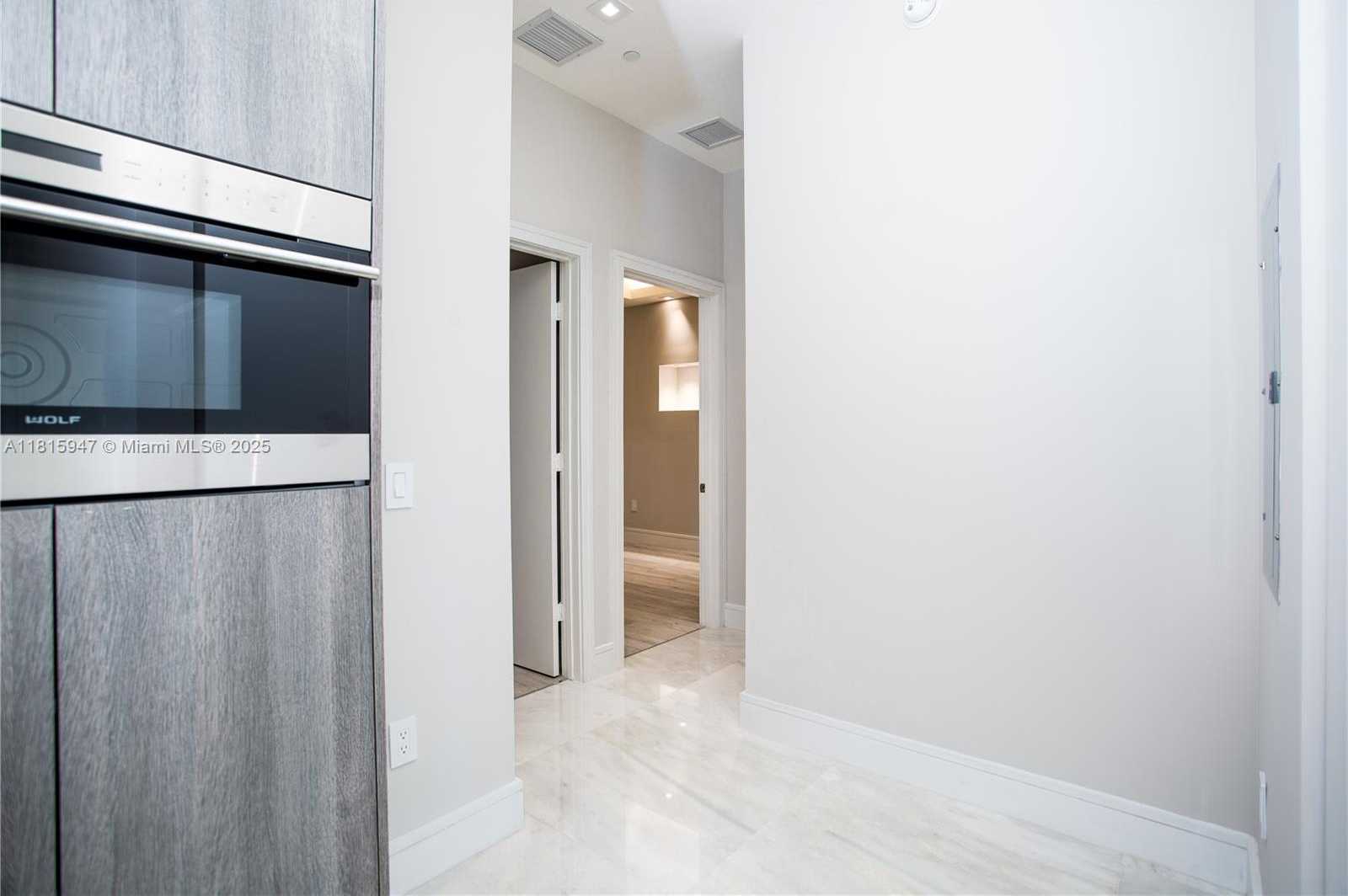 Small Image of 460 NORTH EAST 28TH ST #4203, Miami Number 8