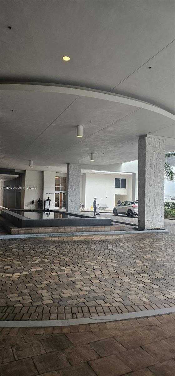Small Image of 1060 BRICKELL AVE #3417, Miami Number 12
