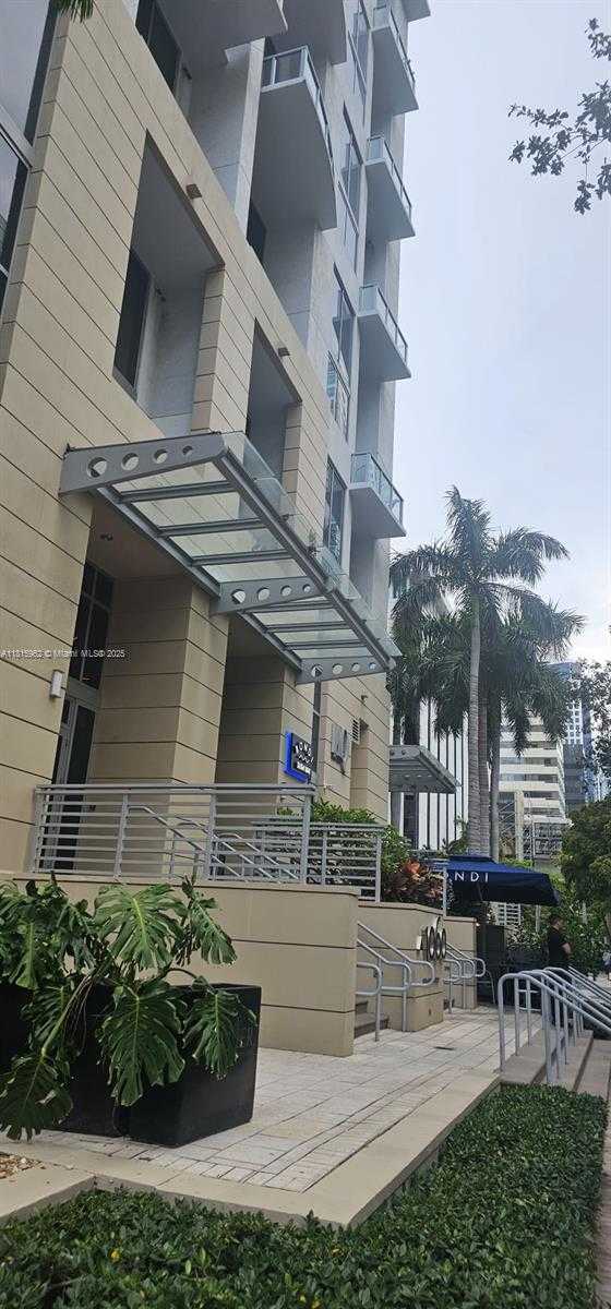 Small Image of 1060 BRICKELL AVE #3417, Miami Number 2