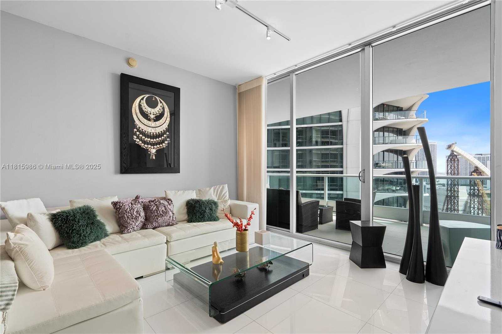 Small Image of 900 BISCAYNE BLVD #2408, Miami Number 18