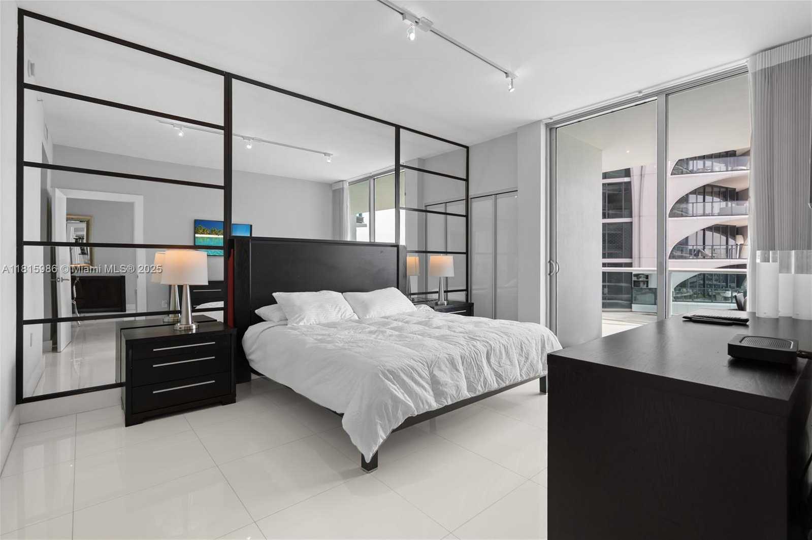 Small Image of 900 BISCAYNE BLVD #2408, Miami Number 22