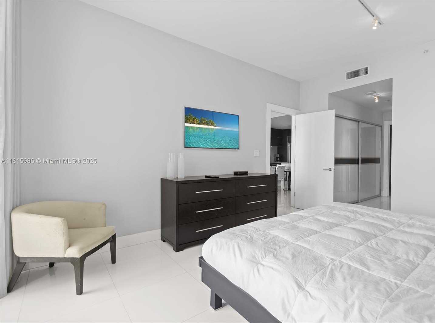 Small Image of 900 BISCAYNE BLVD #2408, Miami Number 24
