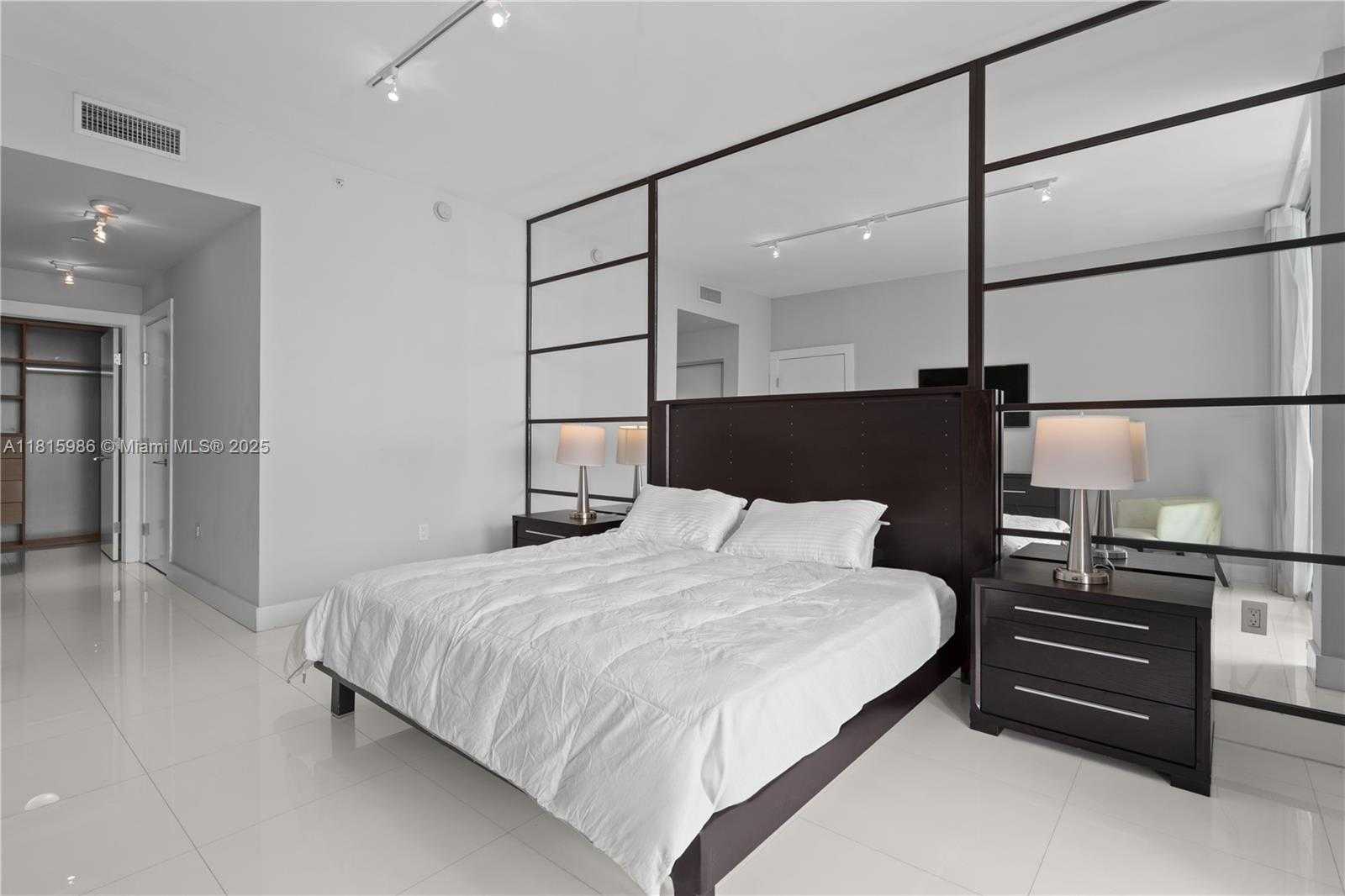 Small Image of 900 BISCAYNE BLVD #2408, Miami Number 34