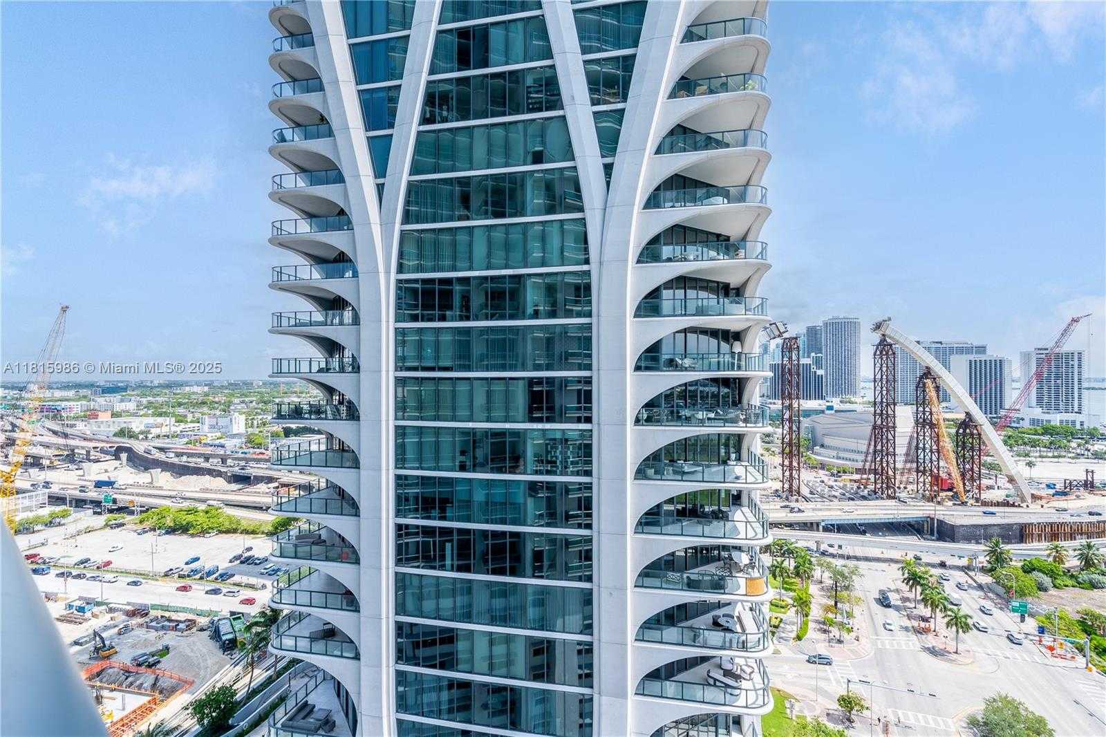 Small Image of 900 BISCAYNE BLVD #2408, Miami Number 54