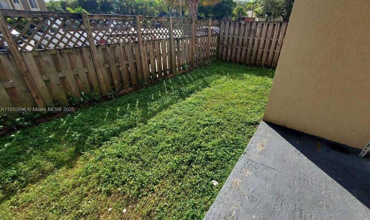 Small Image of 5241 GENEVA WAY #108, Doral Number 2