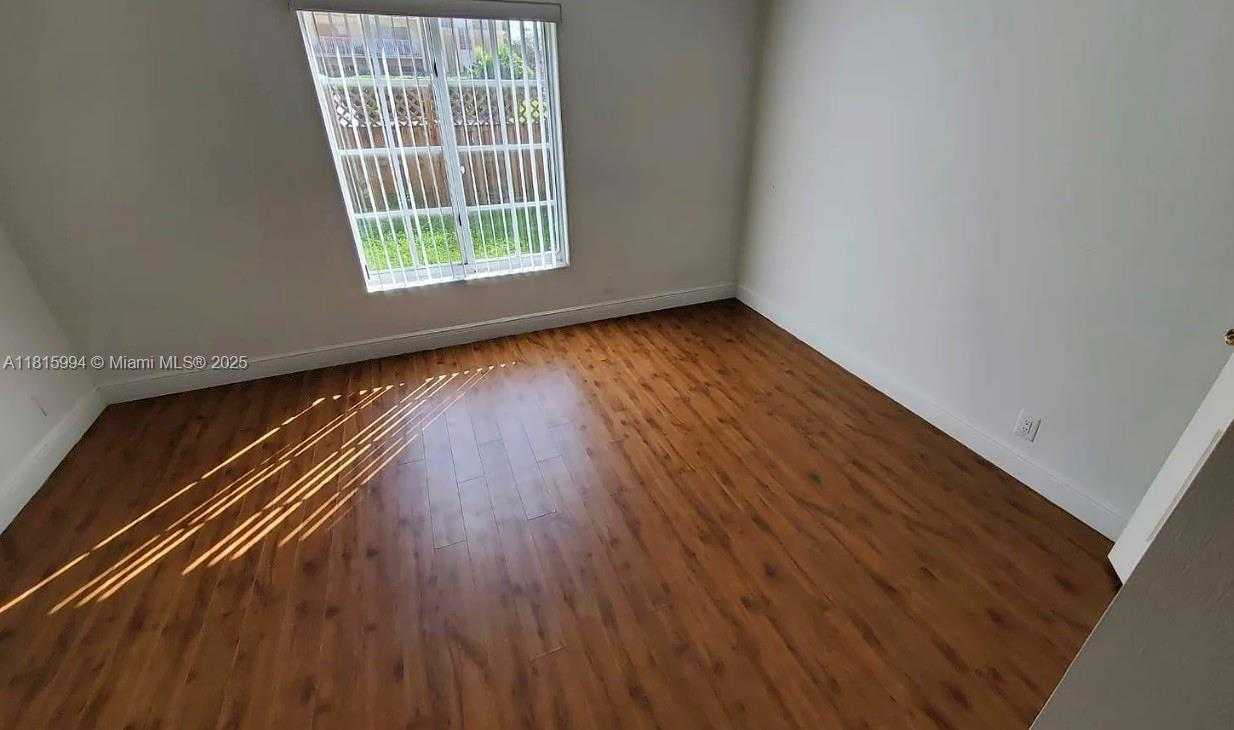 Small Image of 5241 GENEVA WAY #108, Doral Number 4
