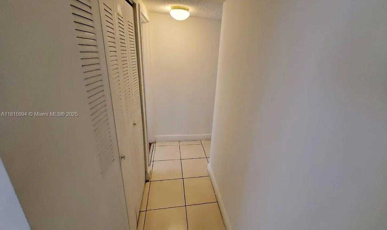 Small Image of 5241 GENEVA WAY #108, Doral Number 6