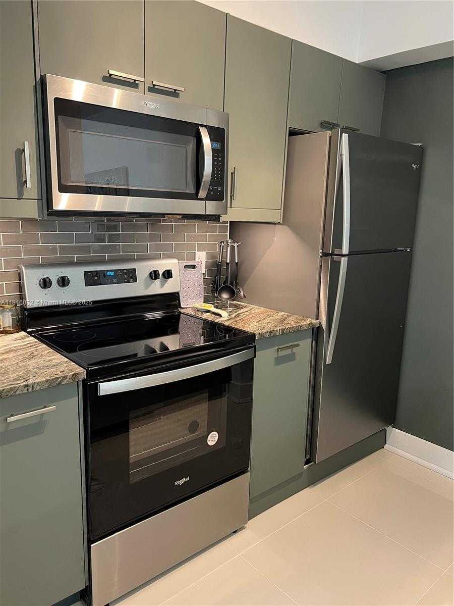 Small Image of 17100 NORTH BAY RD #1509, Sunny Isles Beach Number 4
