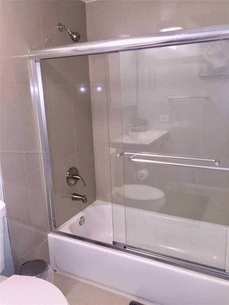 Small Image of 17145 NORTH BAY RD #4611, Sunny Isles Beach Number 13