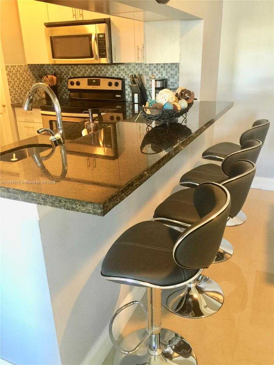 Small Image of 17145 NORTH BAY RD #4611, Sunny Isles Beach Number 25