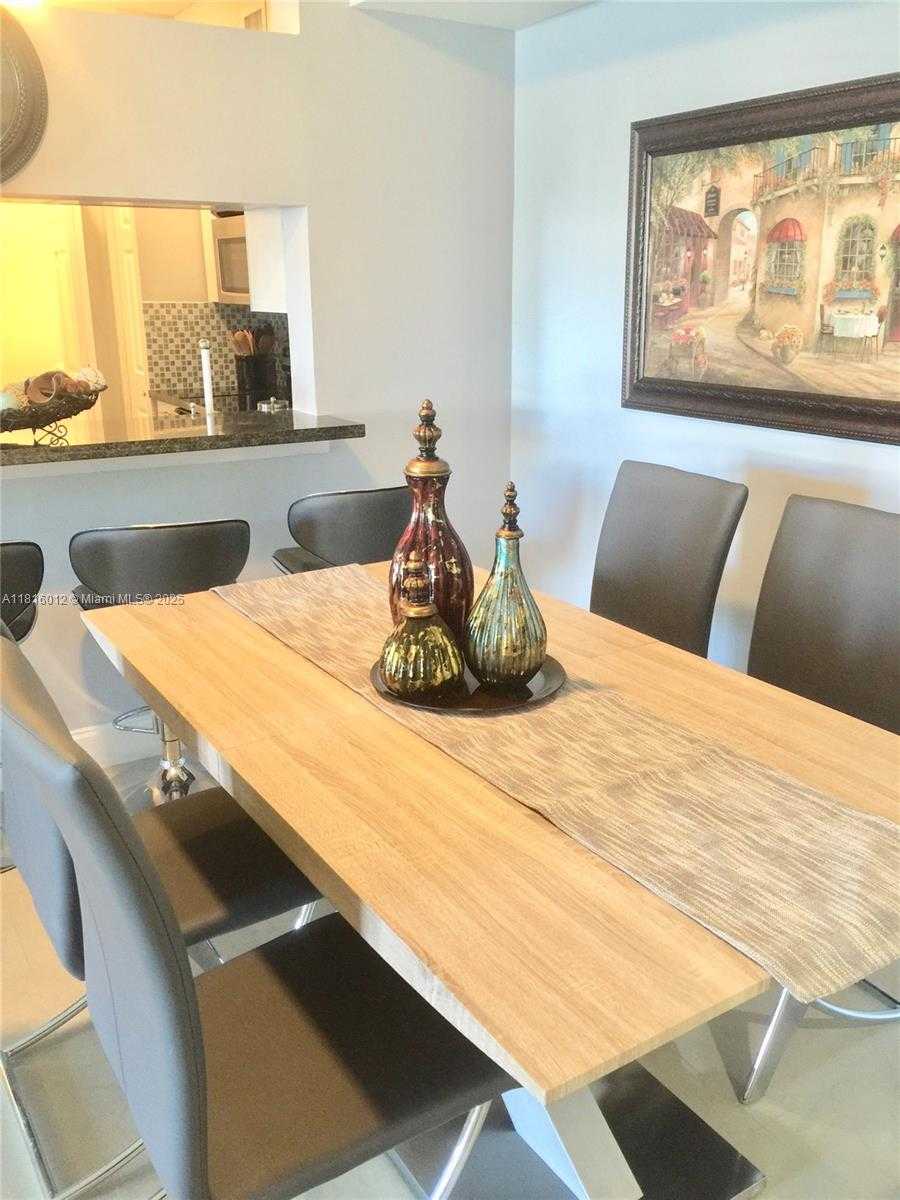 Small Image of 17145 NORTH BAY RD #4611, Sunny Isles Beach Number 26