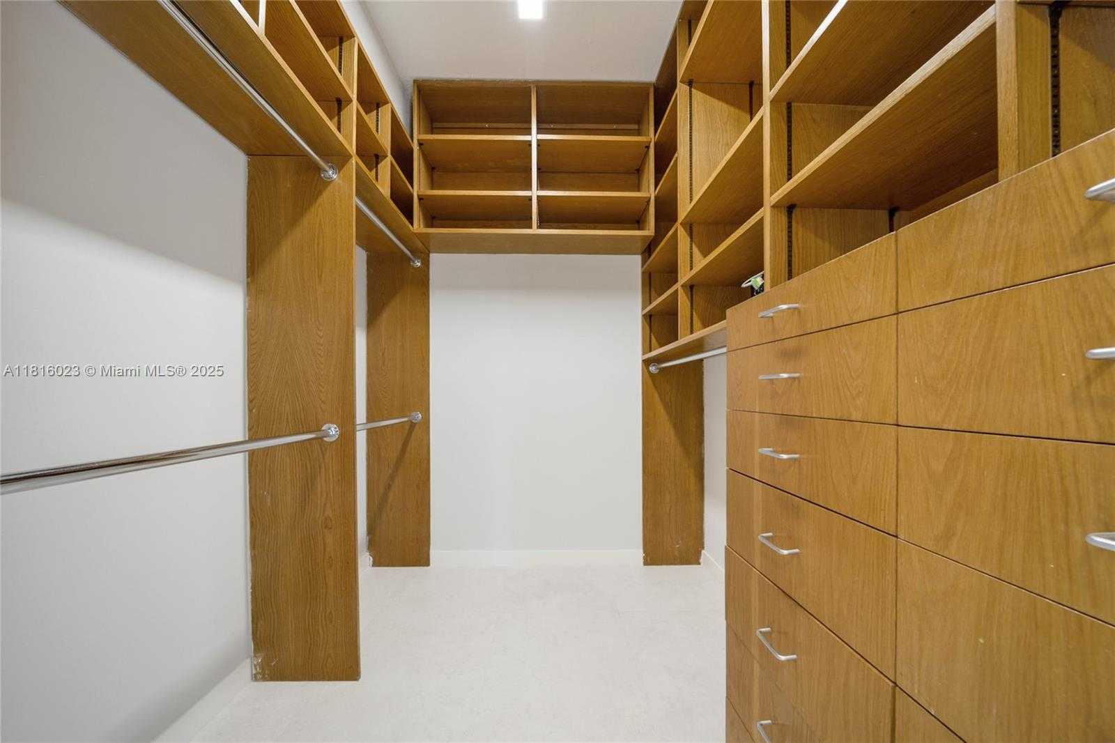 Small Image of 251 CRANDON BLVD #1037, Key Biscayne Number 11
