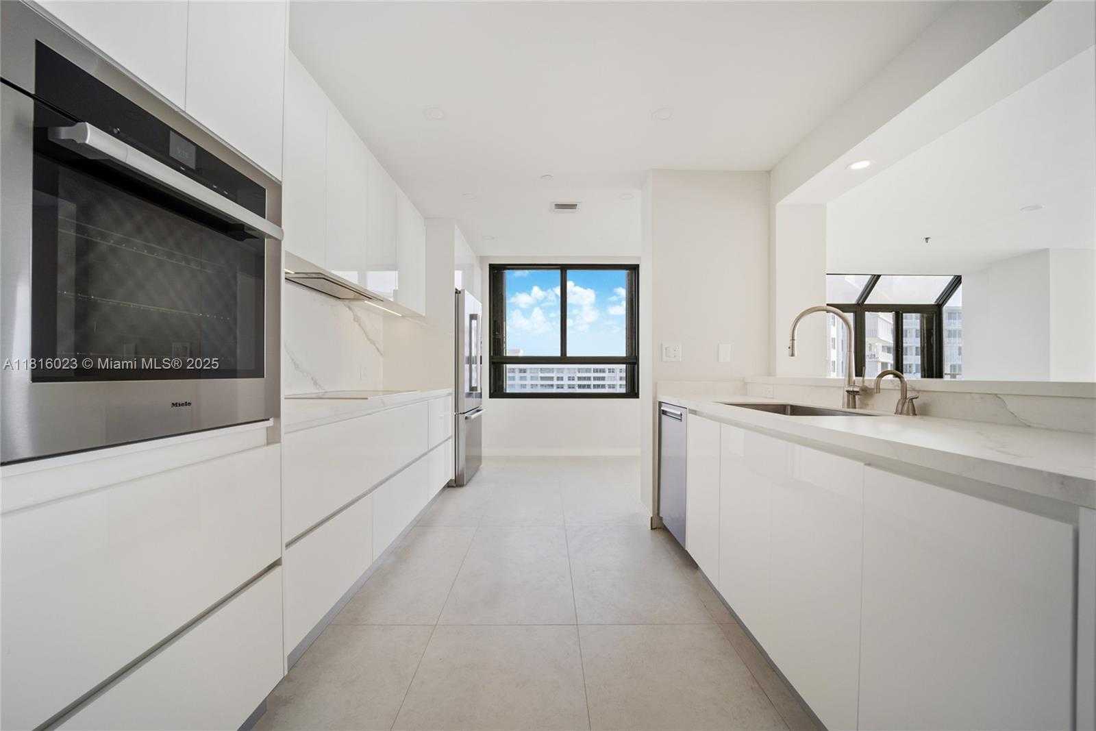Small Image of 251 CRANDON BLVD #1037, Key Biscayne Number 6