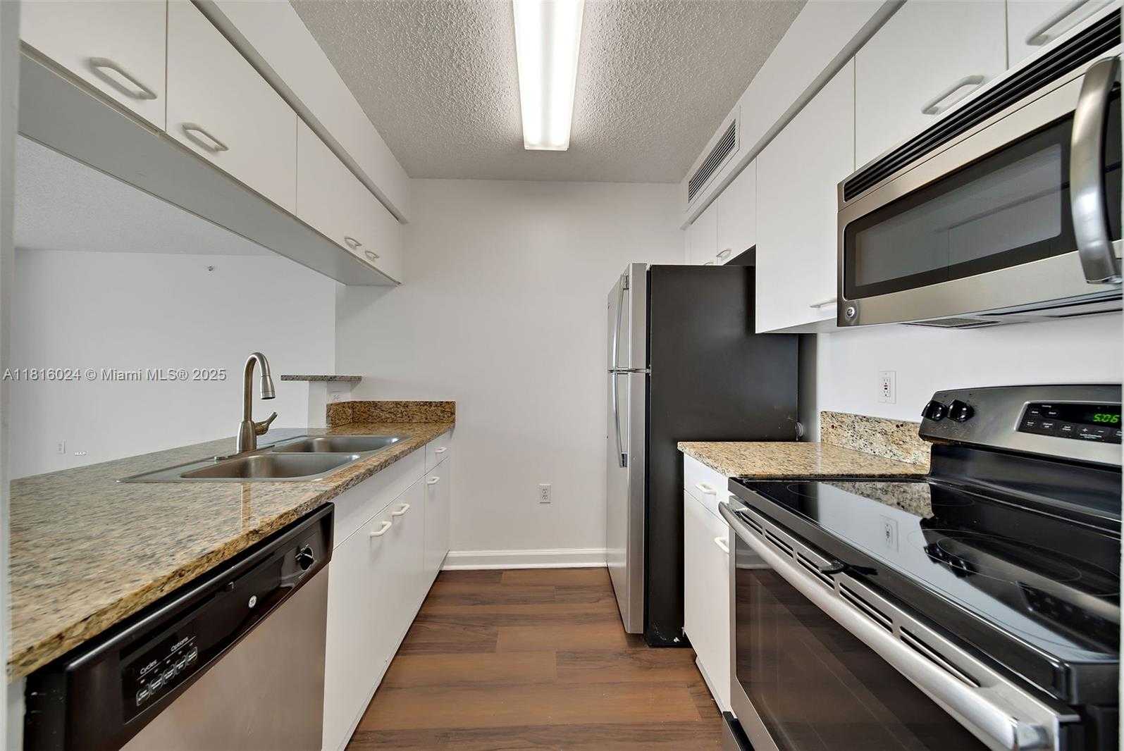 Small Image of 1756 NORTH BAYSHORE DR #14A, Miami Number 4