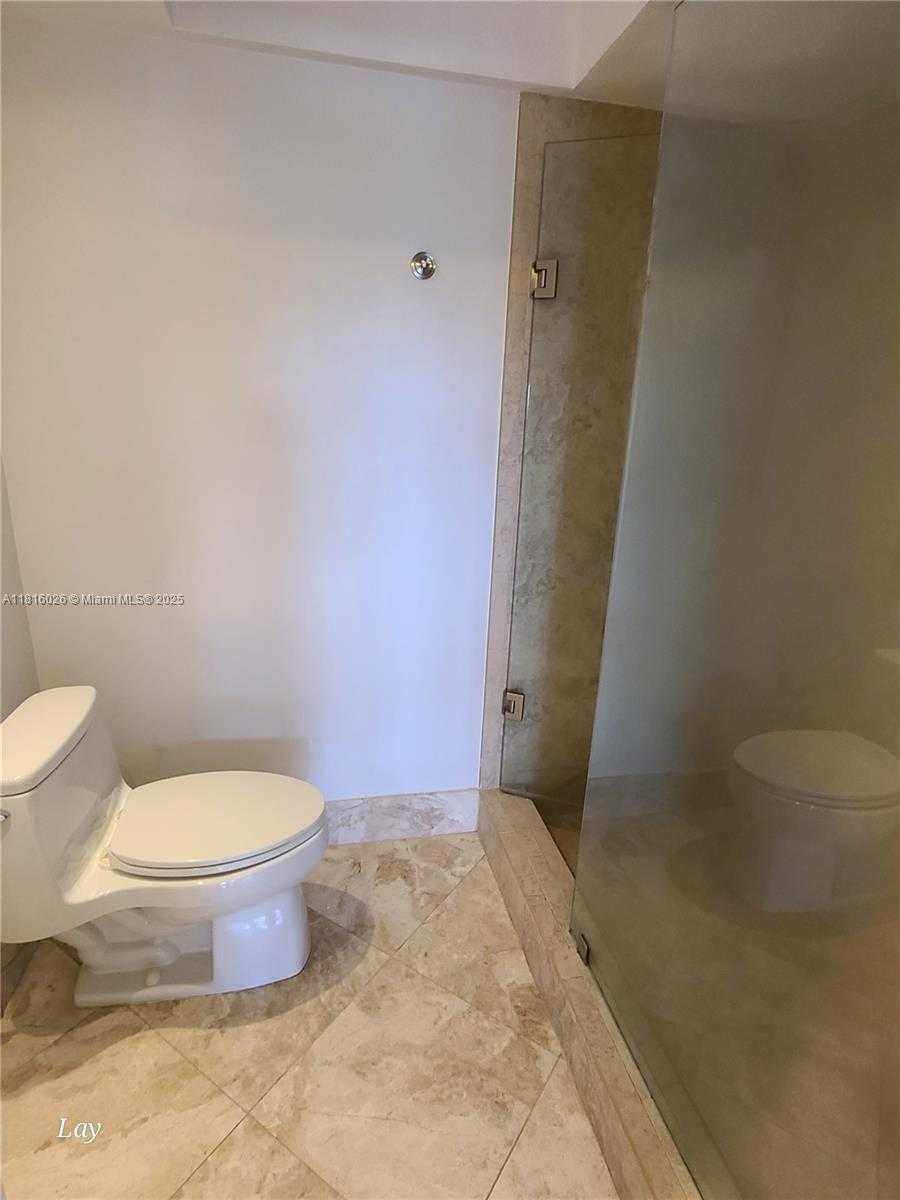 Small Image of 16850 SOUTH GLADES DR #7F, North Miami Beach Number 10