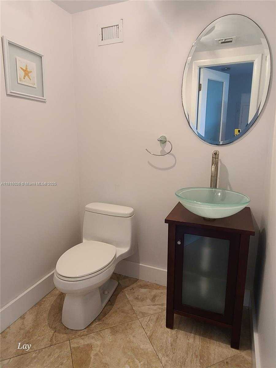 Small Image of 16850 SOUTH GLADES DR #7F, North Miami Beach Number 11