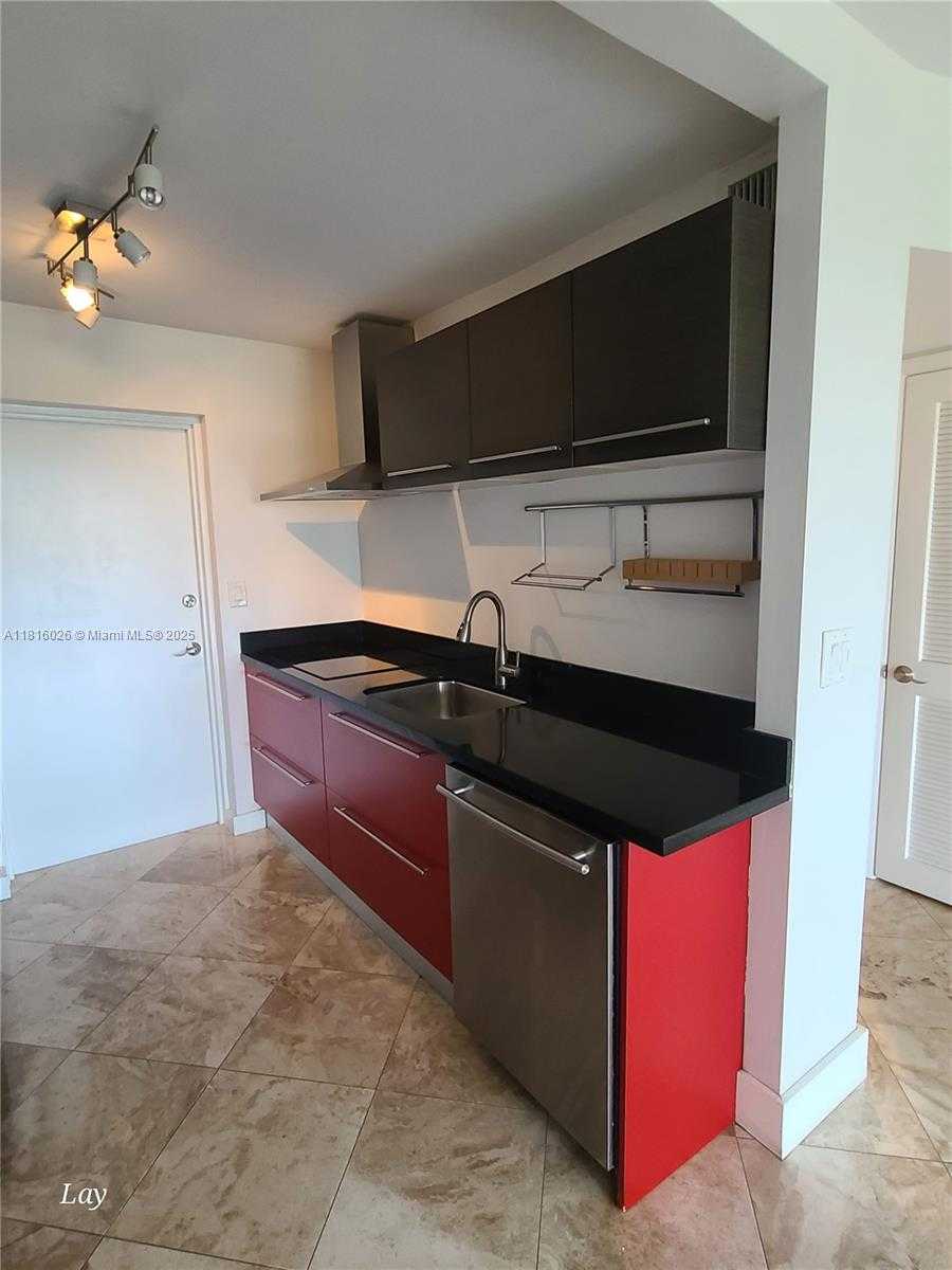 Small Image of 16850 SOUTH GLADES DR #7F, North Miami Beach Number 2